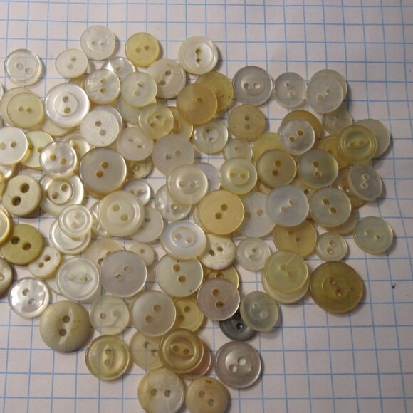 Vintage lot of Sewing Buttons - Large Mix of Translucent Rounds #4 - Picture 2 of 2